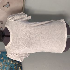Express eyelet sleeve tee